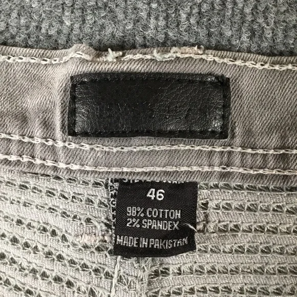 Steve’s Jeans denim distressed jean shorts men’s waist size 46 NWT - Picture 3 of 12